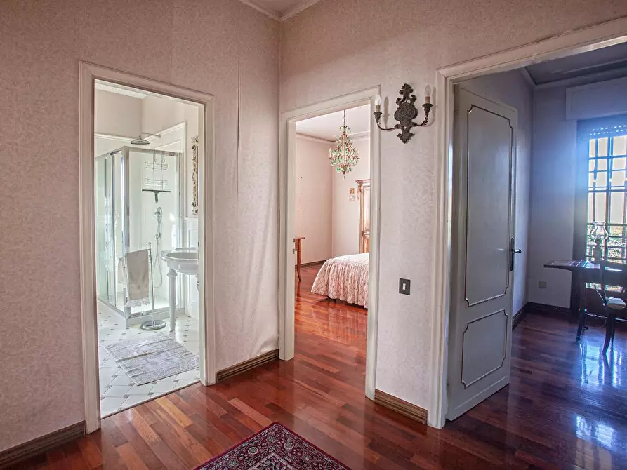 Immagine 9 di Villa in vendita  a San Giuliano Terme