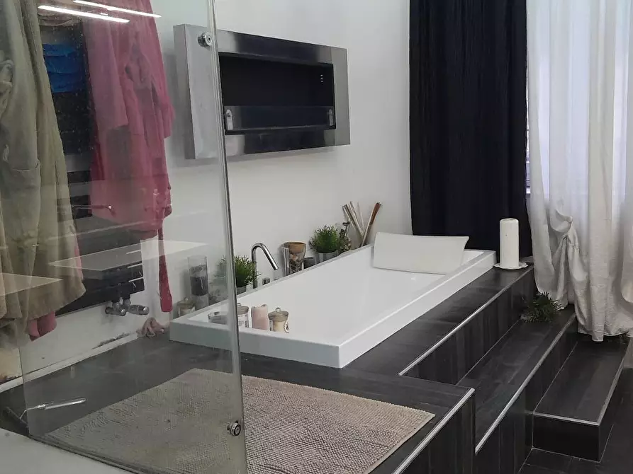 Immagine 6 di Appartamento in vendita  a Livorno