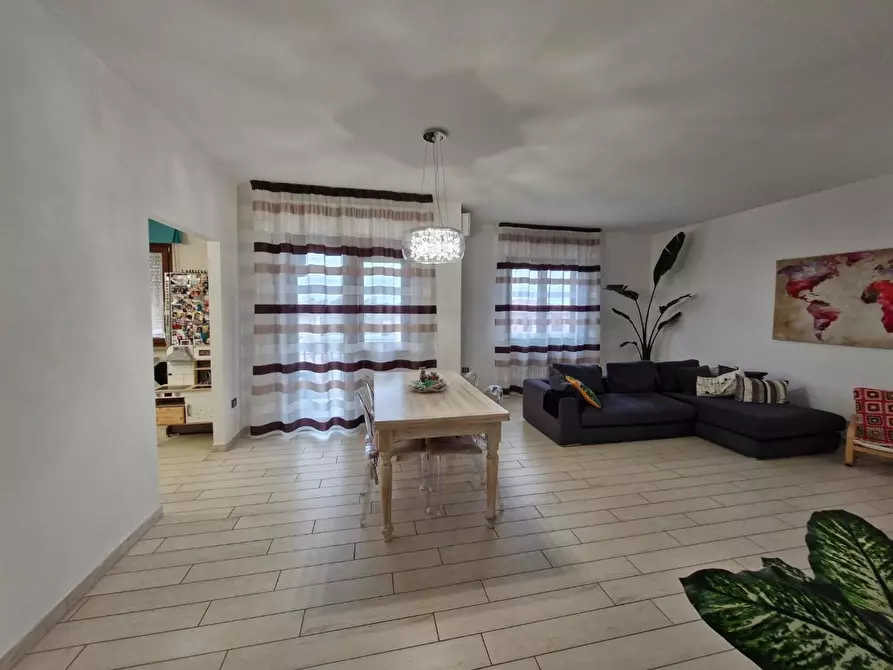 Immagine 8 di Appartamento in vendita  a Campiglia Marittima