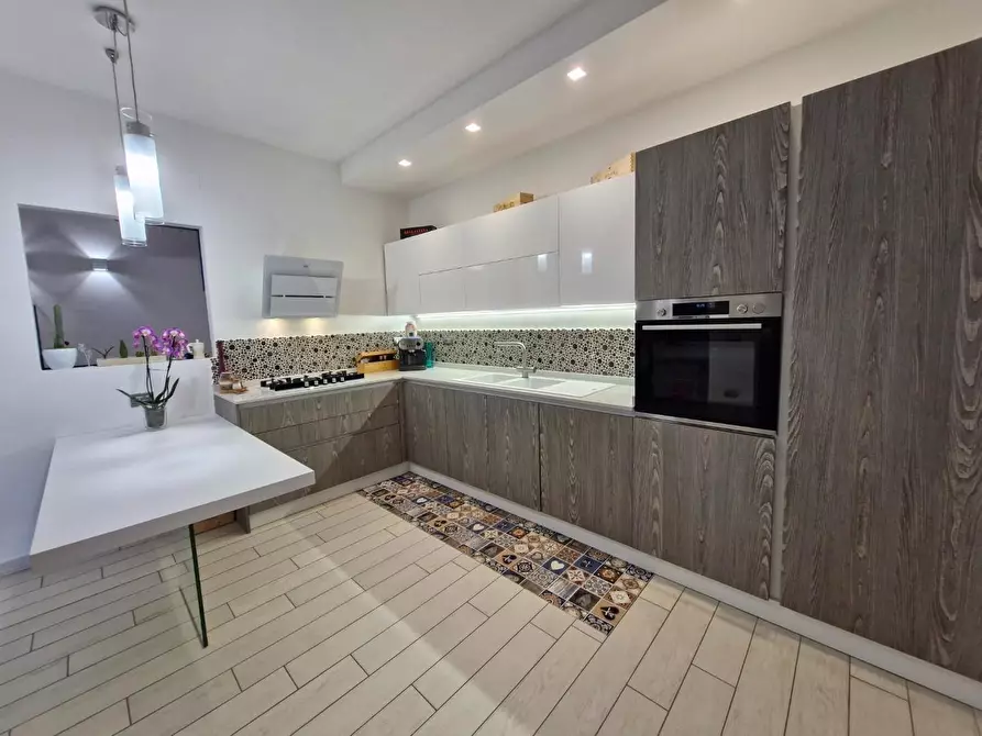 Immagine 12 di Appartamento in vendita  a Campiglia Marittima