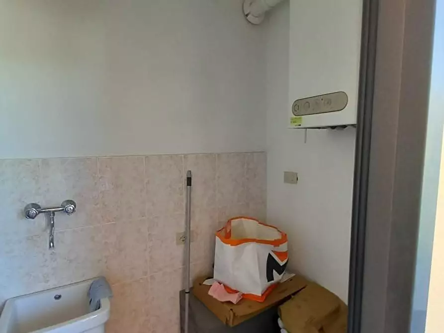 Immagine 5 di Ufficio in affitto  a Vecchiano