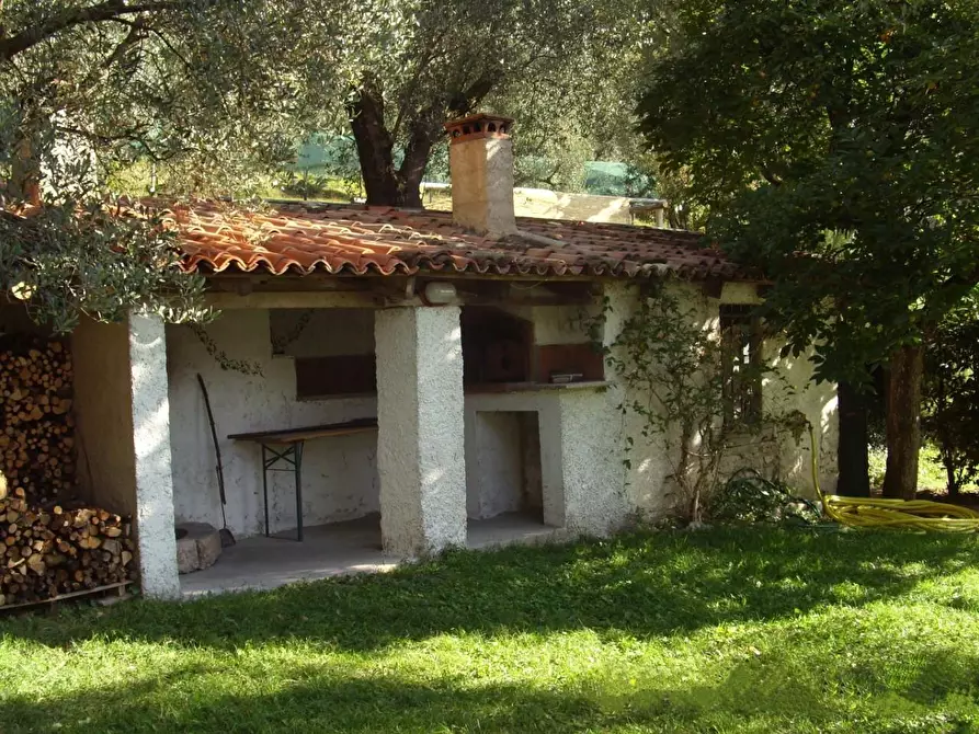 Immagine 1 di Casa colonica in vendita  a Toscolano-Maderno