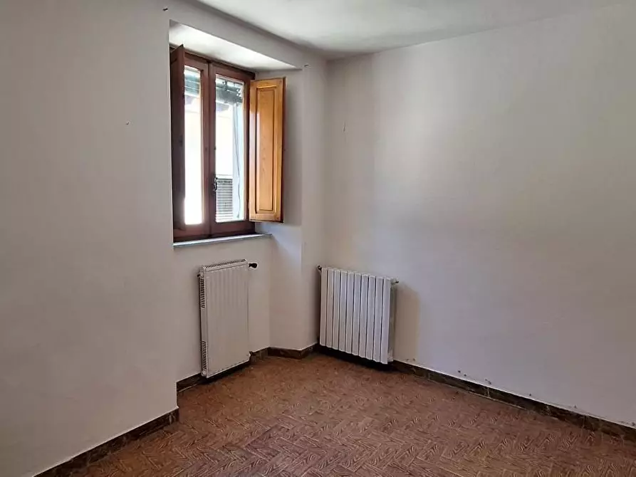 Immagine 10 di Appartamento in vendita  a Barga