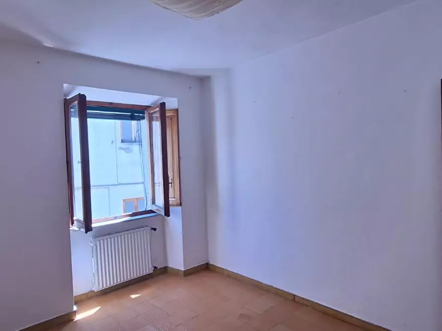 Immagine 7 di Appartamento in vendita  a Barga