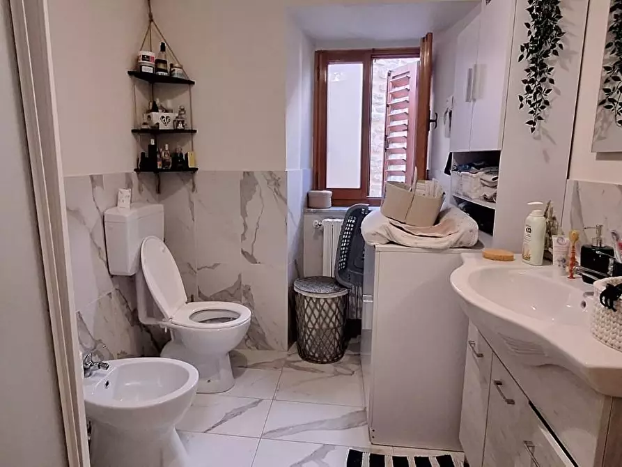 Immagine 26 di Appartamento in vendita  a Bagni Di Lucca