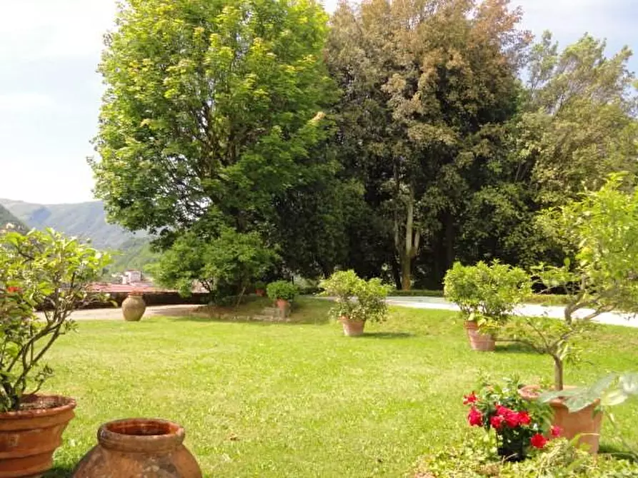 Immagine 17 di Villa in vendita  a Bagni Di Lucca