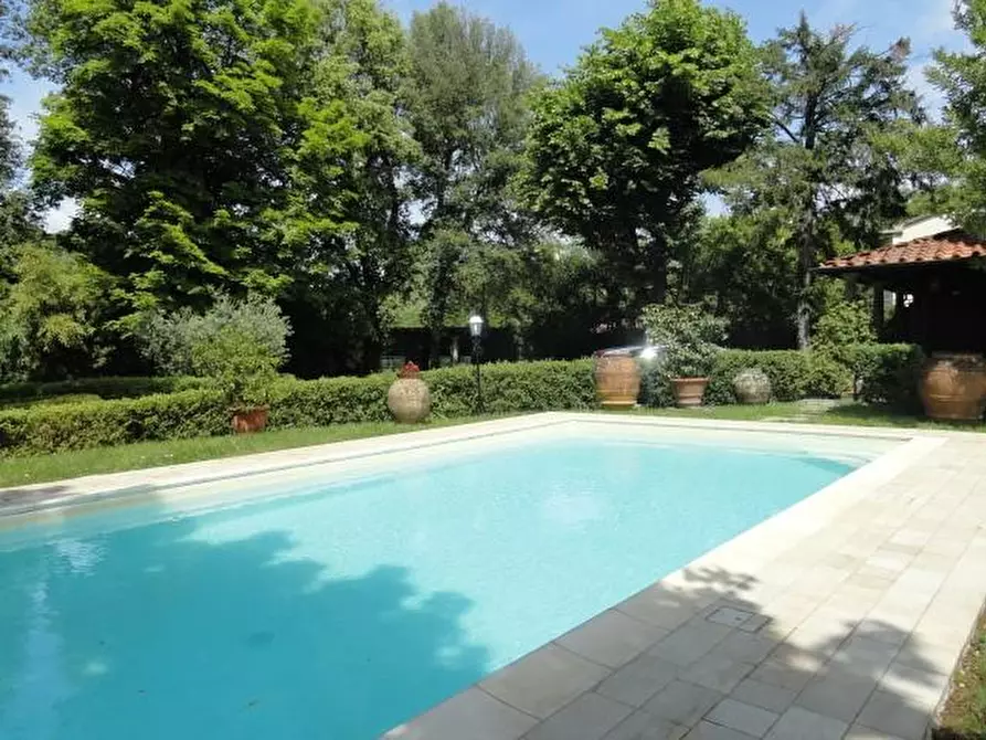 Immagine 12 di Villa in vendita  a Bagni Di Lucca