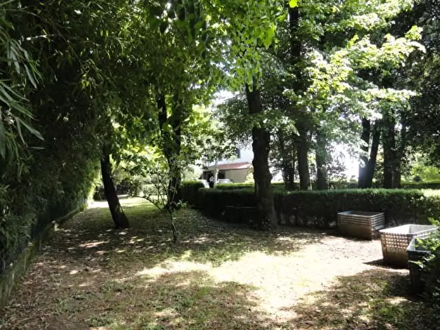 Immagine 9 di Villa in vendita  a Bagni Di Lucca