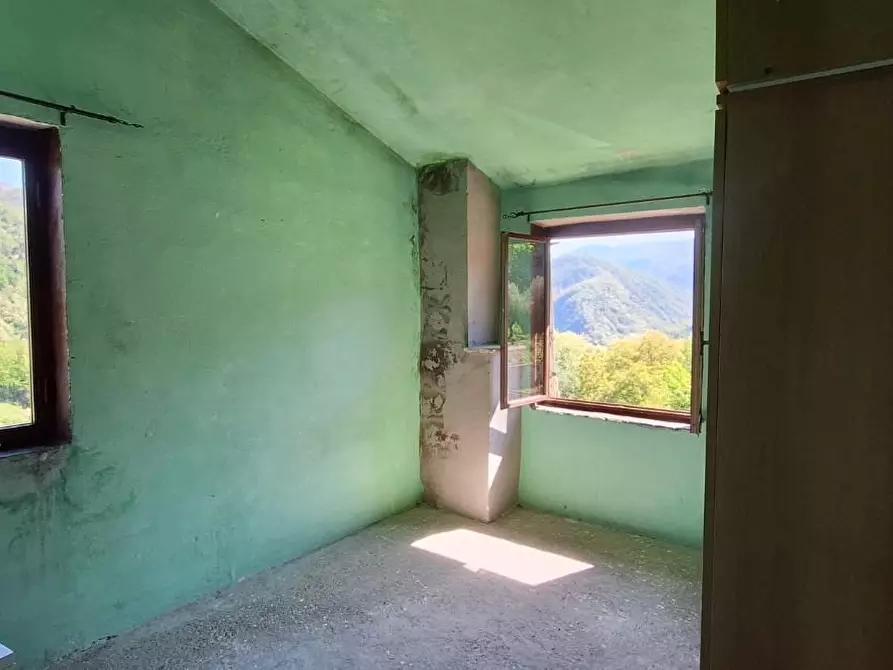 Immagine 23 di Casa semindipendente in vendita  a Bagni Di Lucca