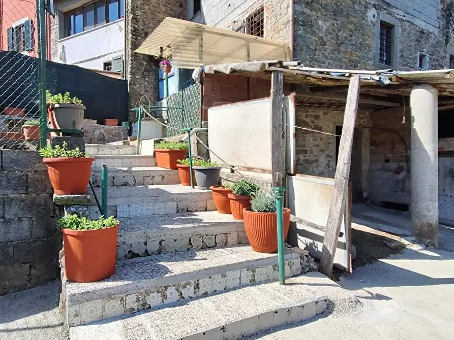 Immagine 9 di Casa semindipendente in vendita  a Bagni Di Lucca