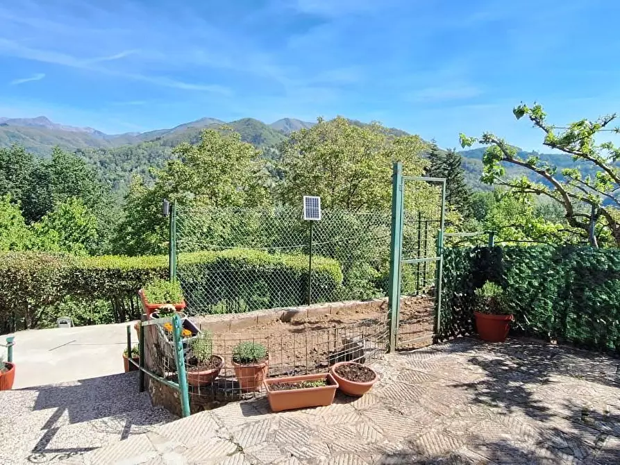 Immagine 11 di Casa semindipendente in vendita  a Bagni Di Lucca