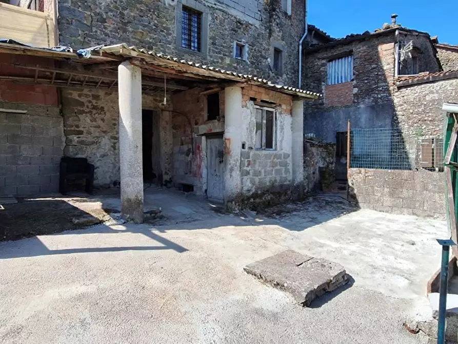 Immagine 6 di Casa semindipendente in vendita  a Bagni Di Lucca