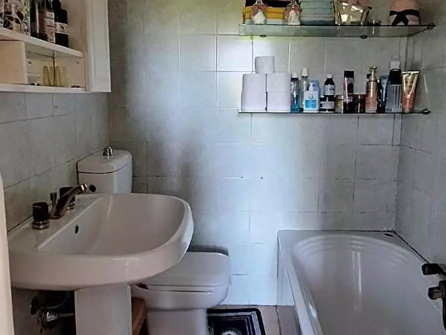 Immagine 29 di Casa semindipendente in vendita  a Bagni Di Lucca
