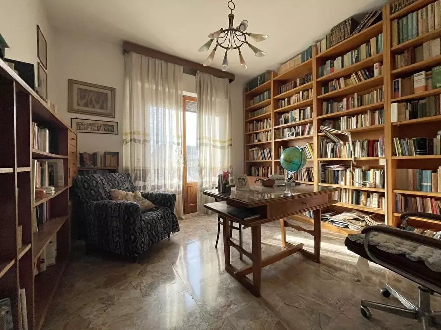 Immagine 6 di Appartamento in vendita  a Siena