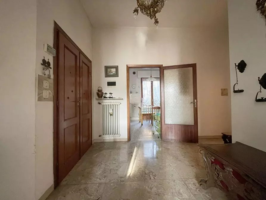 Immagine 5 di Appartamento in vendita  a Siena