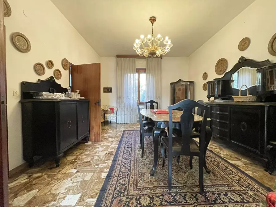 Immagine 4 di Appartamento in vendita  a Siena