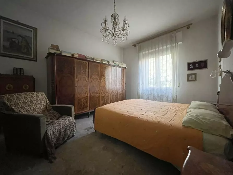 Immagine 13 di Appartamento in vendita  a Siena