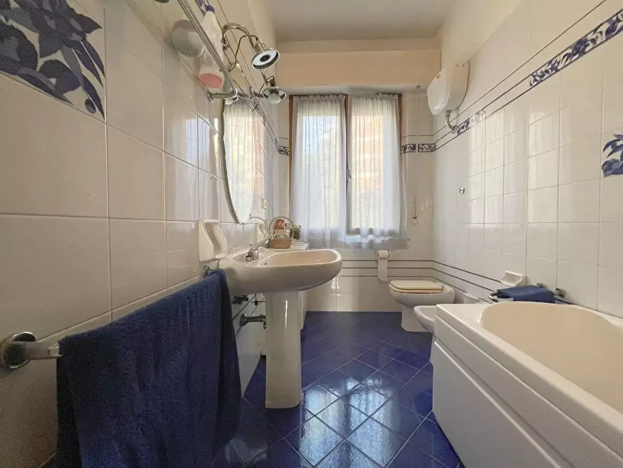 Immagine 12 di Appartamento in vendita  a Siena