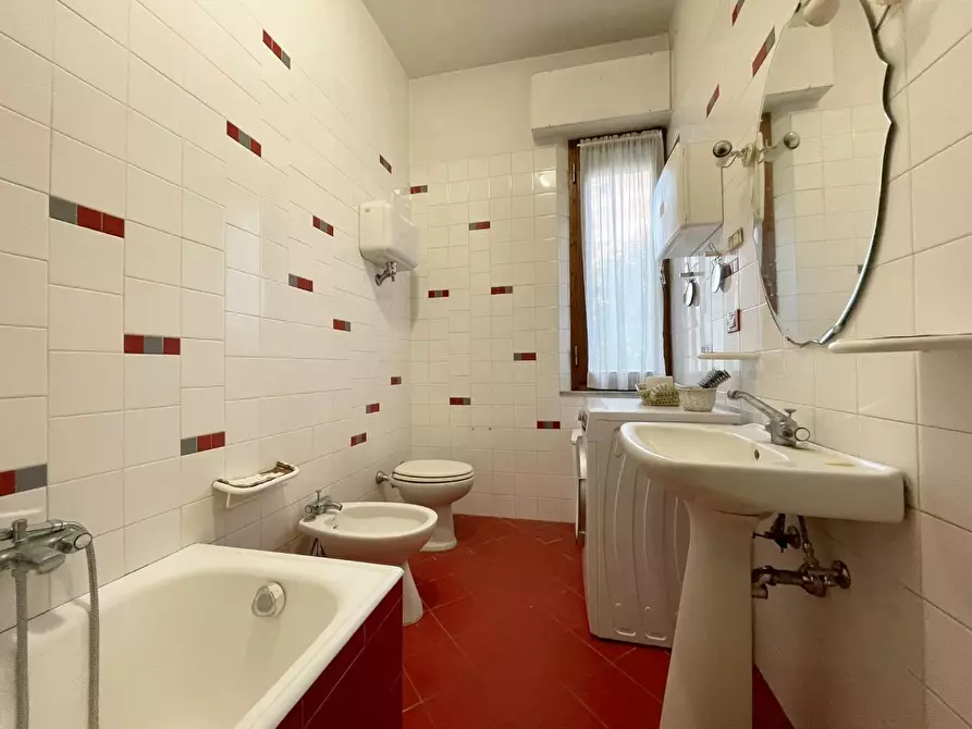 Immagine 14 di Appartamento in vendita  a Siena