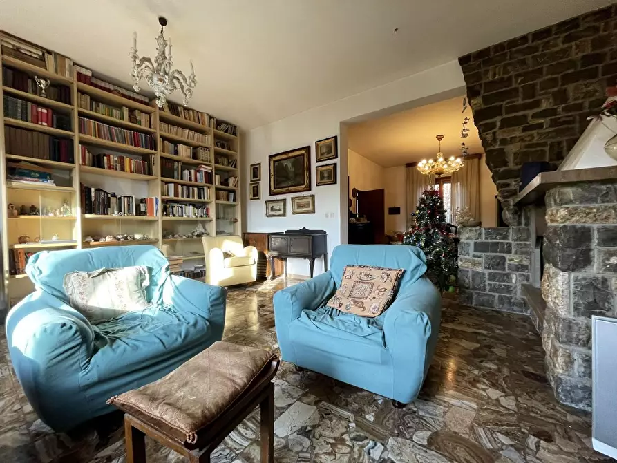 Immagine 2 di Appartamento in vendita  a Siena