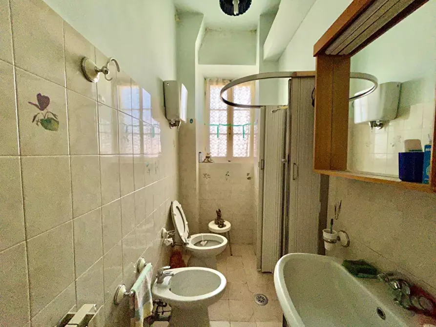 Immagine 4 di Appartamento in vendita  a Siena