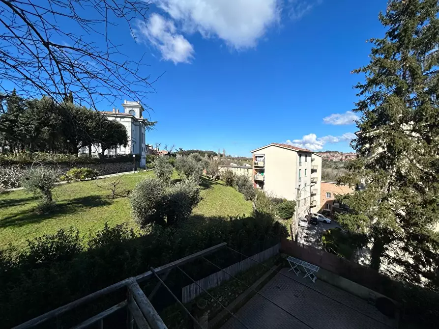 Immagine 3 di Appartamento in vendita  a Siena
