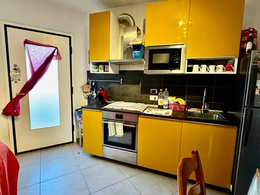 Immagine 1 di Appartamento in vendita  a Lastra A Signa
