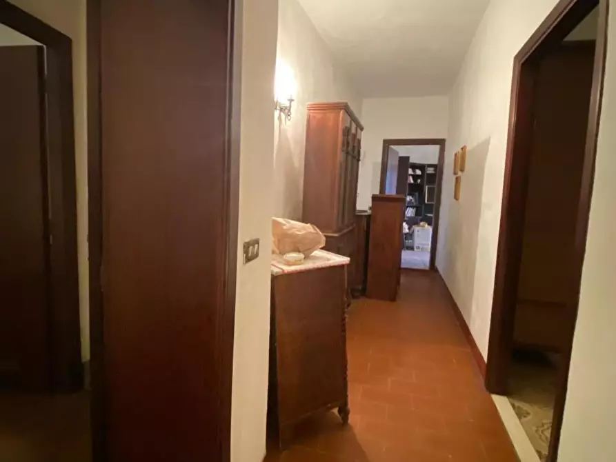 Immagine 6 di Casa colonica in vendita  a Carmignano