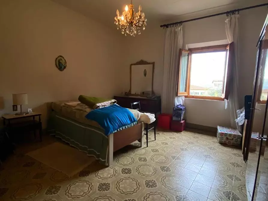 Immagine 7 di Casa colonica in vendita  a Carmignano