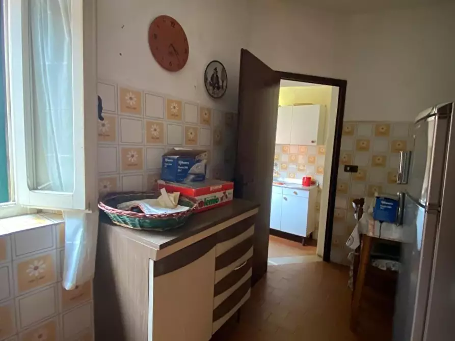 Immagine 5 di Casa colonica in vendita  a Carmignano