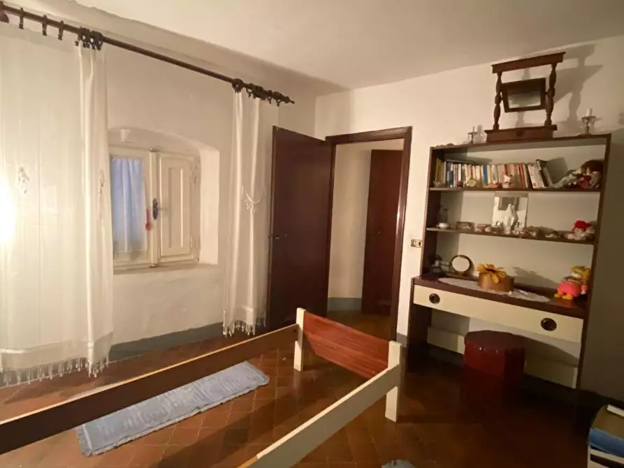 Immagine 12 di Casa colonica in vendita  a Carmignano