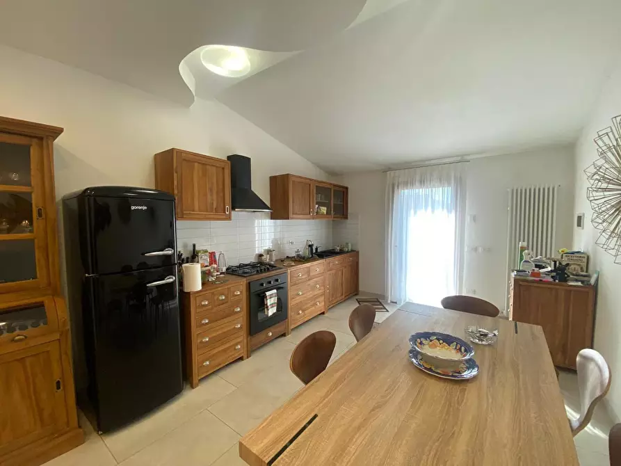 Immagine 2 di Casa bifamiliare in vendita  a Cascina