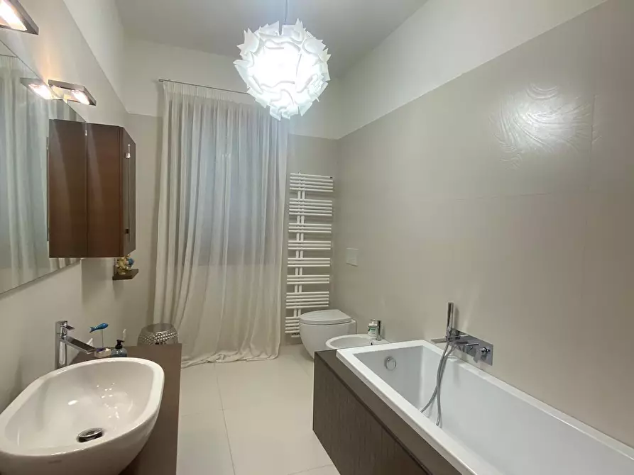 Immagine 15 di Casa bifamiliare in vendita  a Cascina