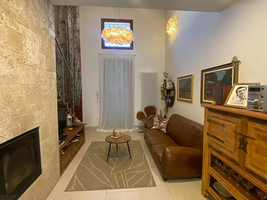 Immagine 11 di Casa bifamiliare in vendita  a Cascina