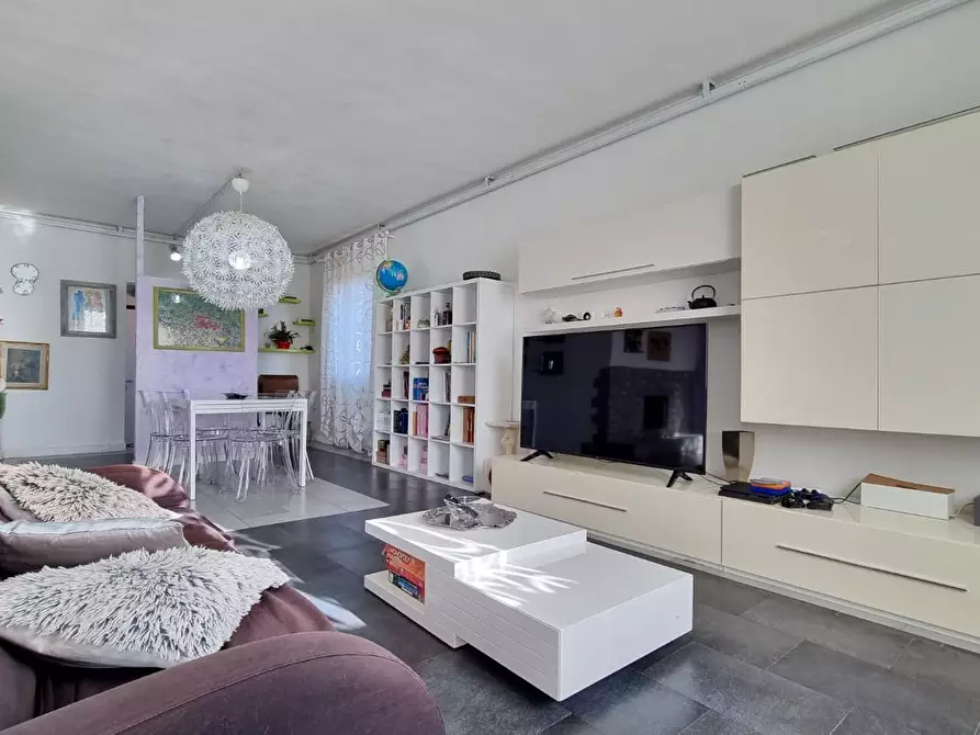 Immagine 6 di Villa in vendita  a Collesalvetti