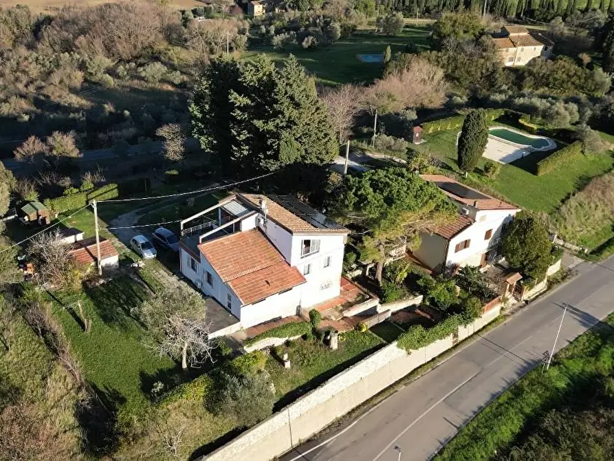 Immagine 70 di Villa in vendita  a Collesalvetti