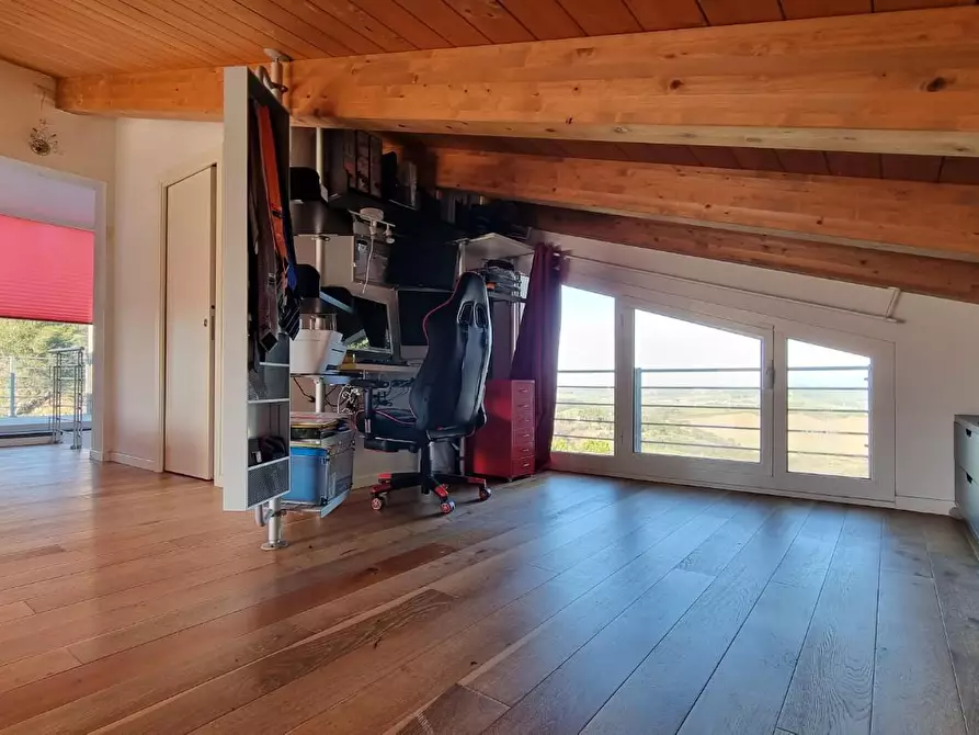 Immagine 36 di Villa in vendita  a Collesalvetti