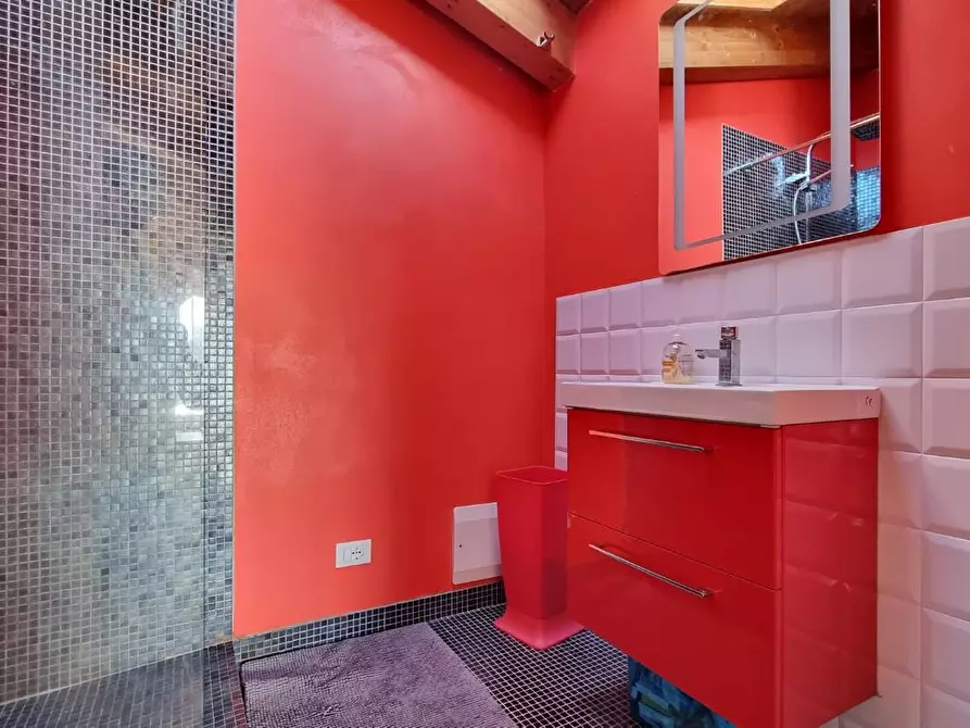 Immagine 38 di Villa in vendita  a Collesalvetti