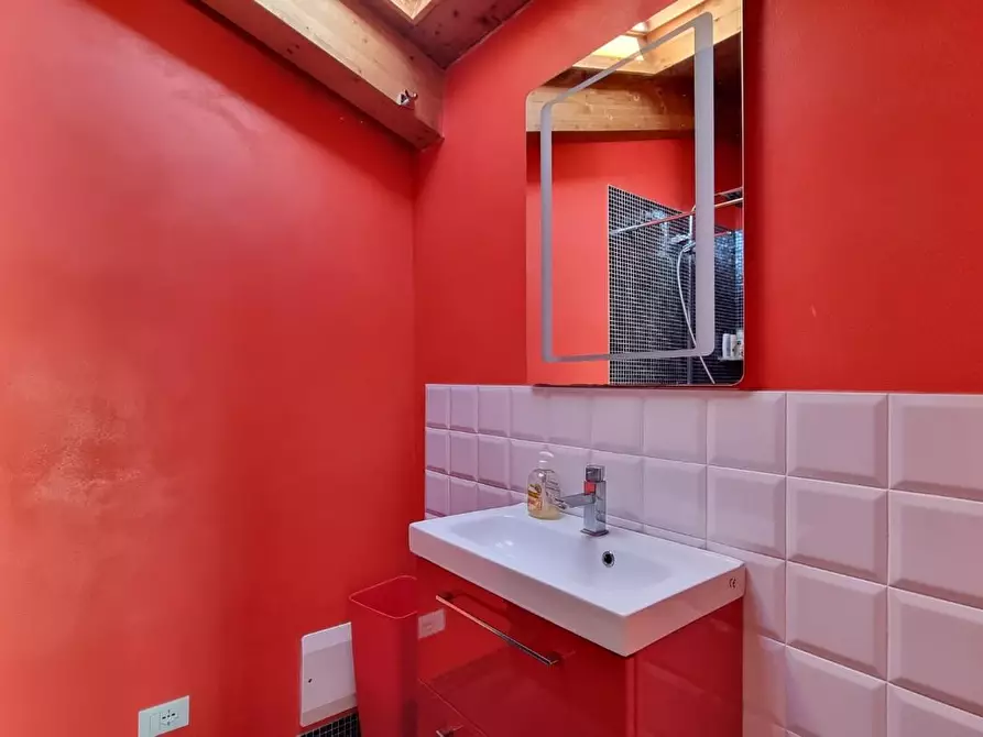 Immagine 37 di Villa in vendita  a Collesalvetti