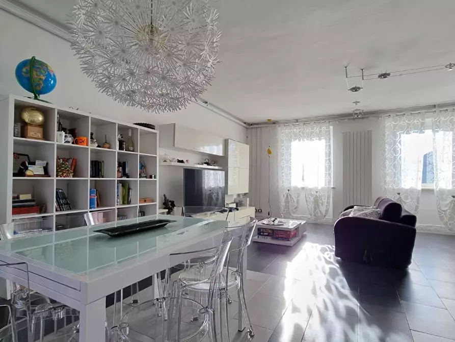 Immagine 3 di Villa in vendita  a Collesalvetti