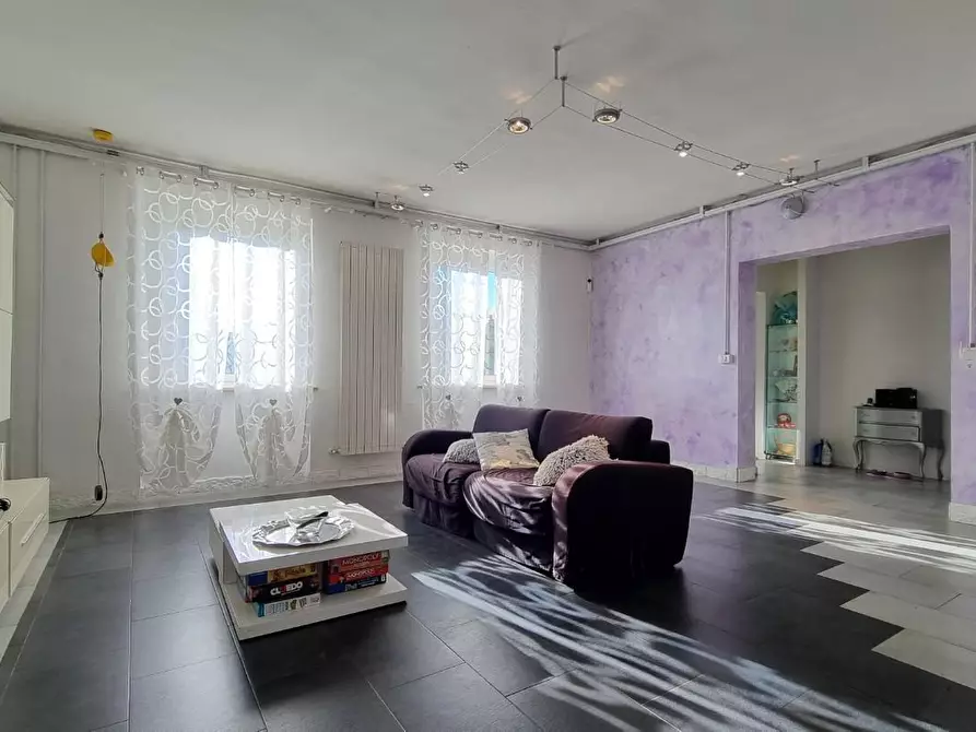 Immagine 8 di Villa in vendita  a Collesalvetti