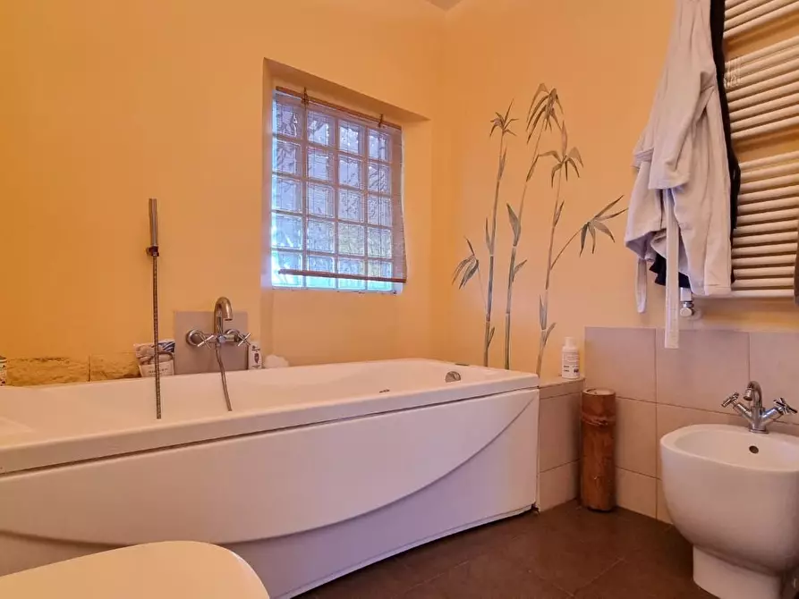 Immagine 30 di Villa in vendita  a Collesalvetti