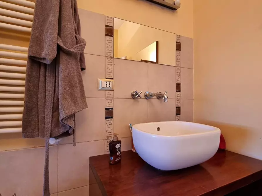 Immagine 31 di Villa in vendita  a Collesalvetti