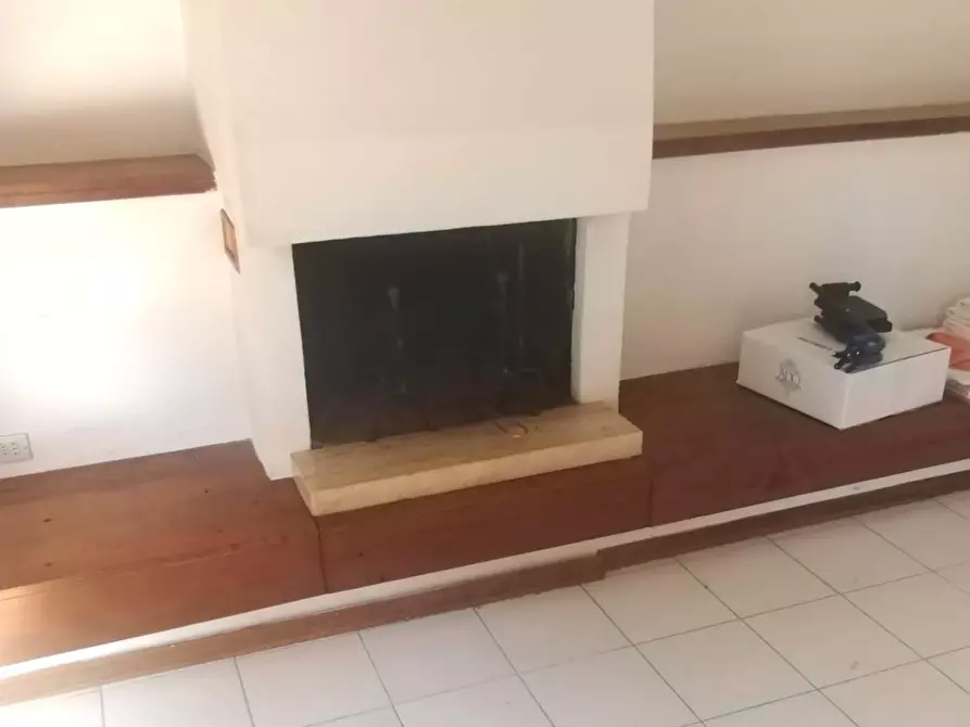 Immagine 2 di Appartamento in vendita  a Massa