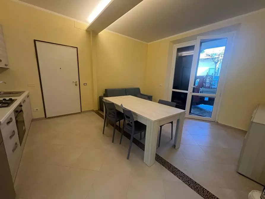 Immagine 5 di Appartamento in affitto  a Camaiore