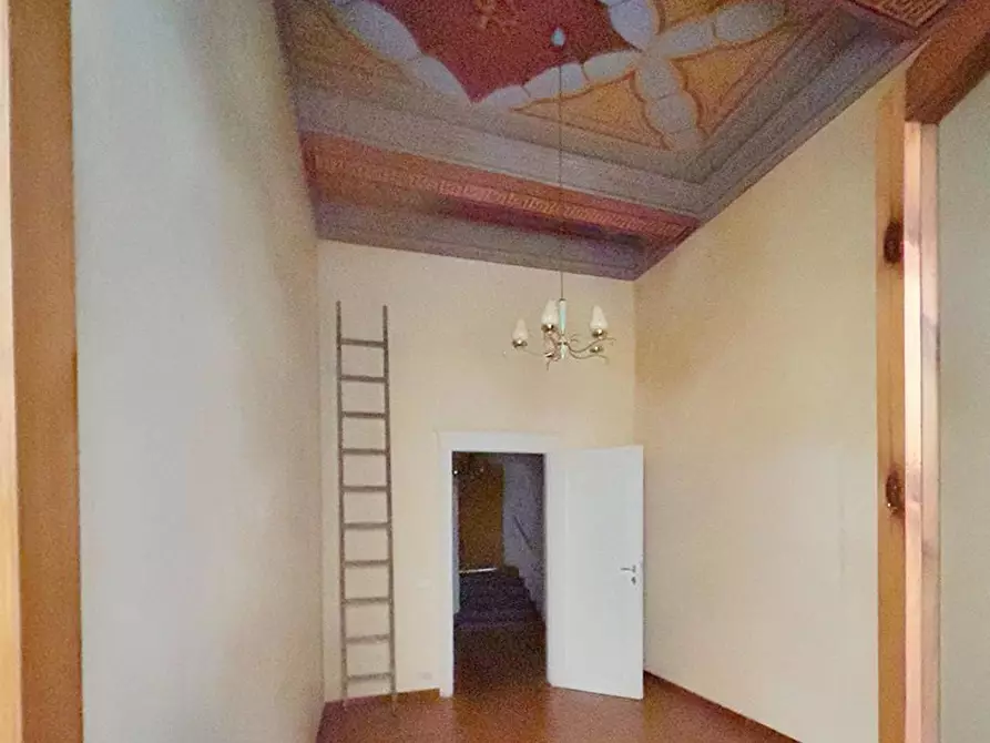 Immagine 29 di Appartamento in vendita  a Volterra