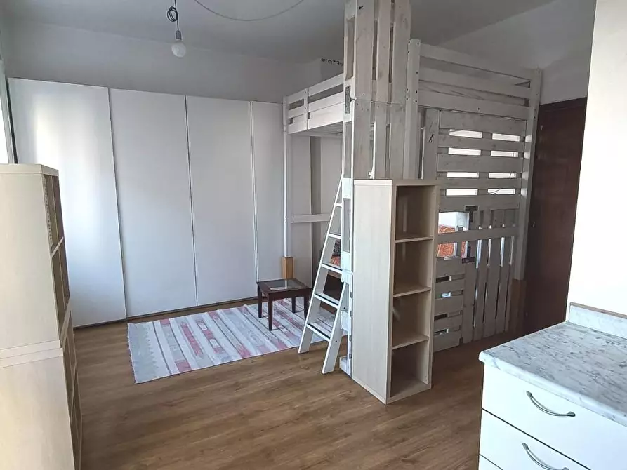 Immagine 2 di Appartamento in vendita  a Carrara