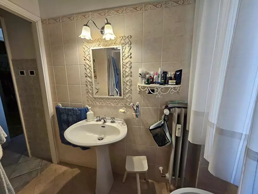 Immagine 21 di Appartamento in vendita  a Livorno