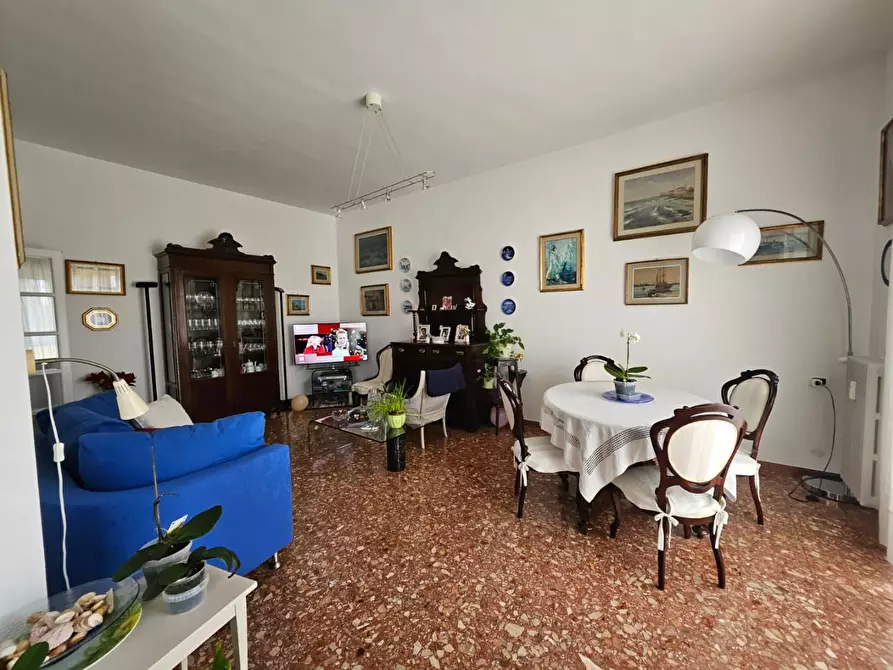 Immagine 5 di Appartamento in vendita  a Livorno