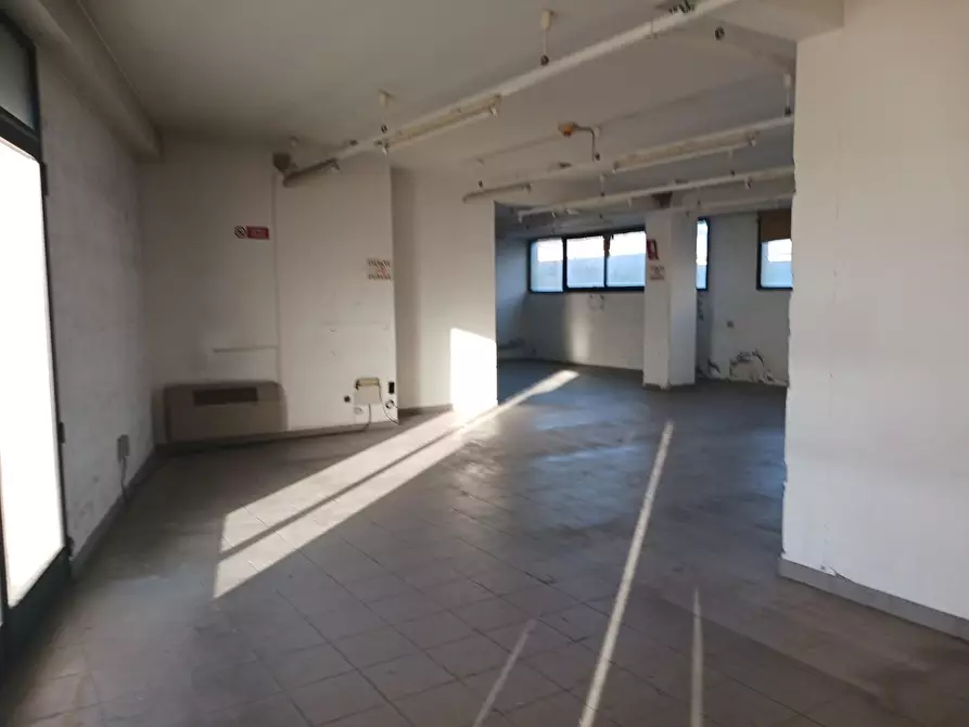 Immagine 5 di Capannone industriale in vendita  a Pontedera